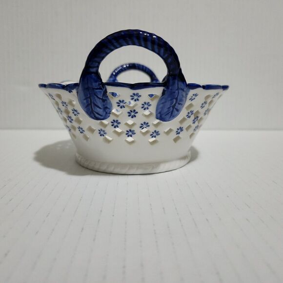 Blue White Pottery Reticulated Handpainted Candy Dish Windmill Delft Style China - Picture 4 of 8